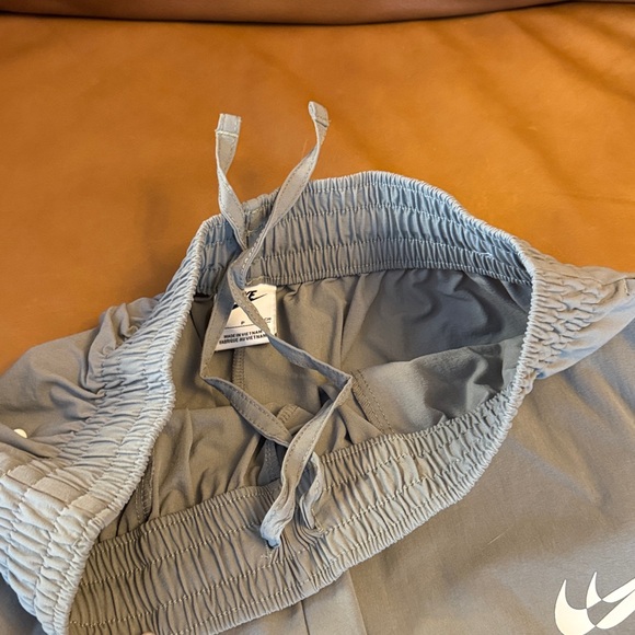 Nike Swoosh Women's High Rise Woven Cargo Trousers Sz Small Dark Stucco Sail - Picture 4 of 10